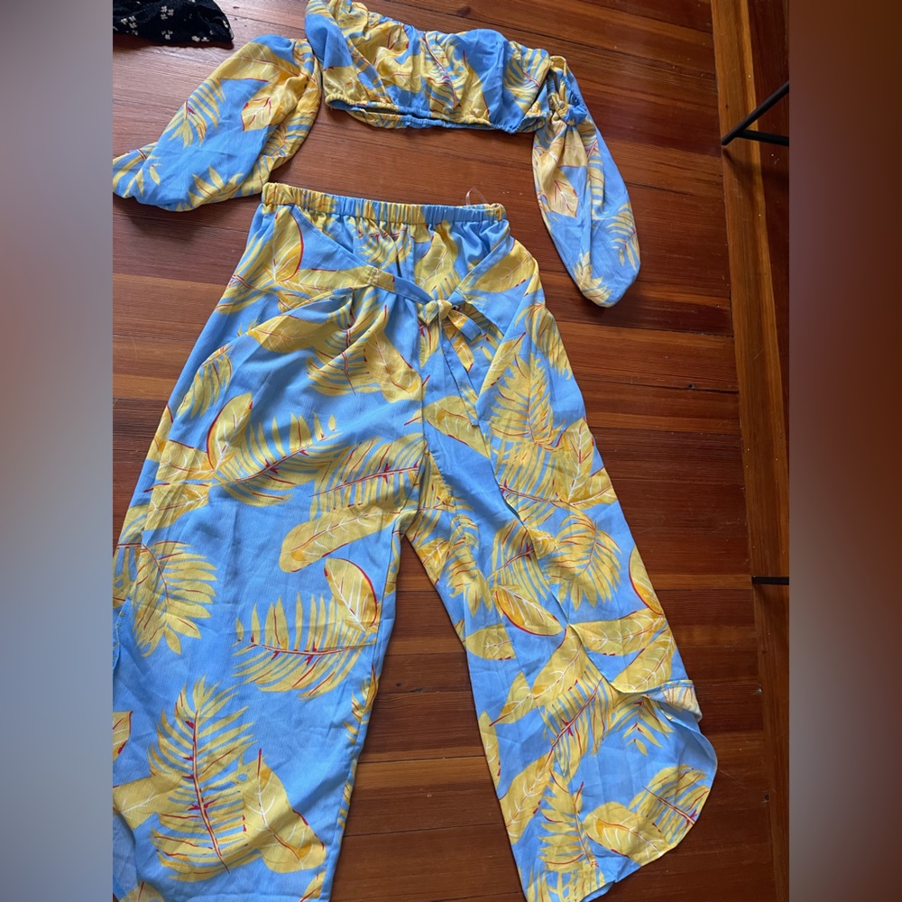 Fashion Nova size L set